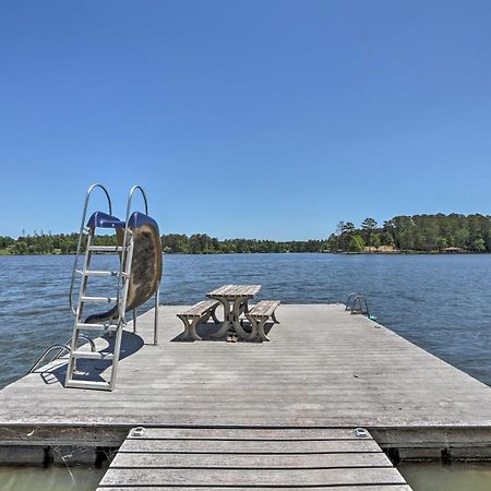 House With Dock And Slide Situated On Lake Sinclair! Sparta Bagian luar foto