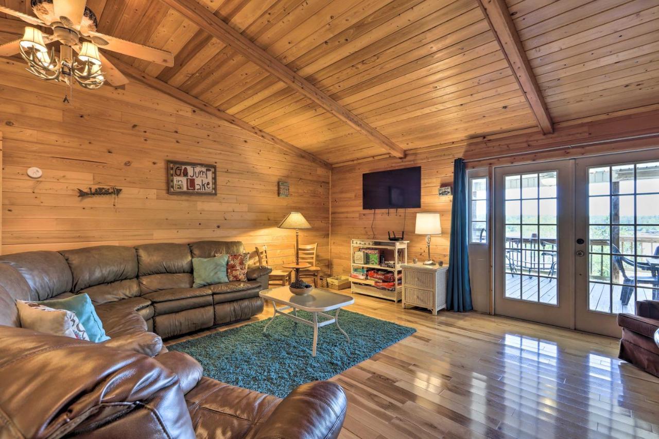 House With Dock And Slide Situated On Lake Sinclair! Sparta Bagian luar foto