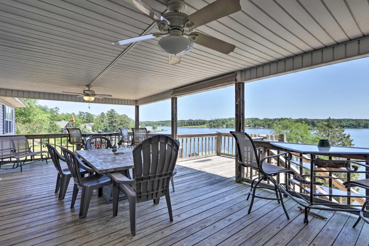 House With Dock And Slide Situated On Lake Sinclair! Sparta Bagian luar foto