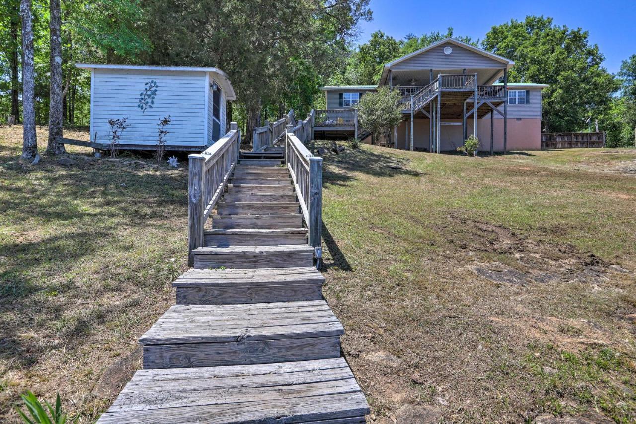 House With Dock And Slide Situated On Lake Sinclair! Sparta Bagian luar foto