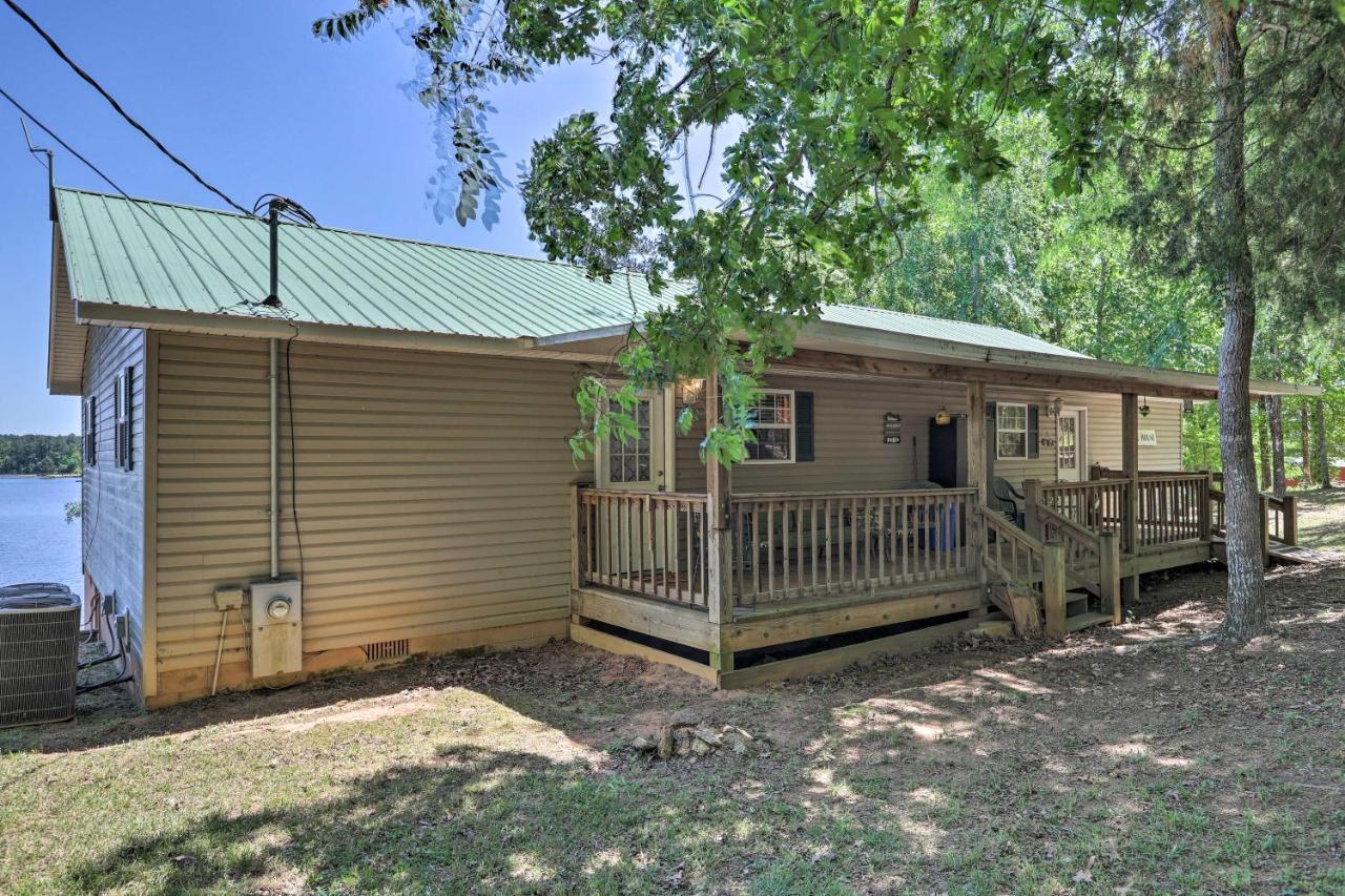 House With Dock And Slide Situated On Lake Sinclair! Sparta Bagian luar foto